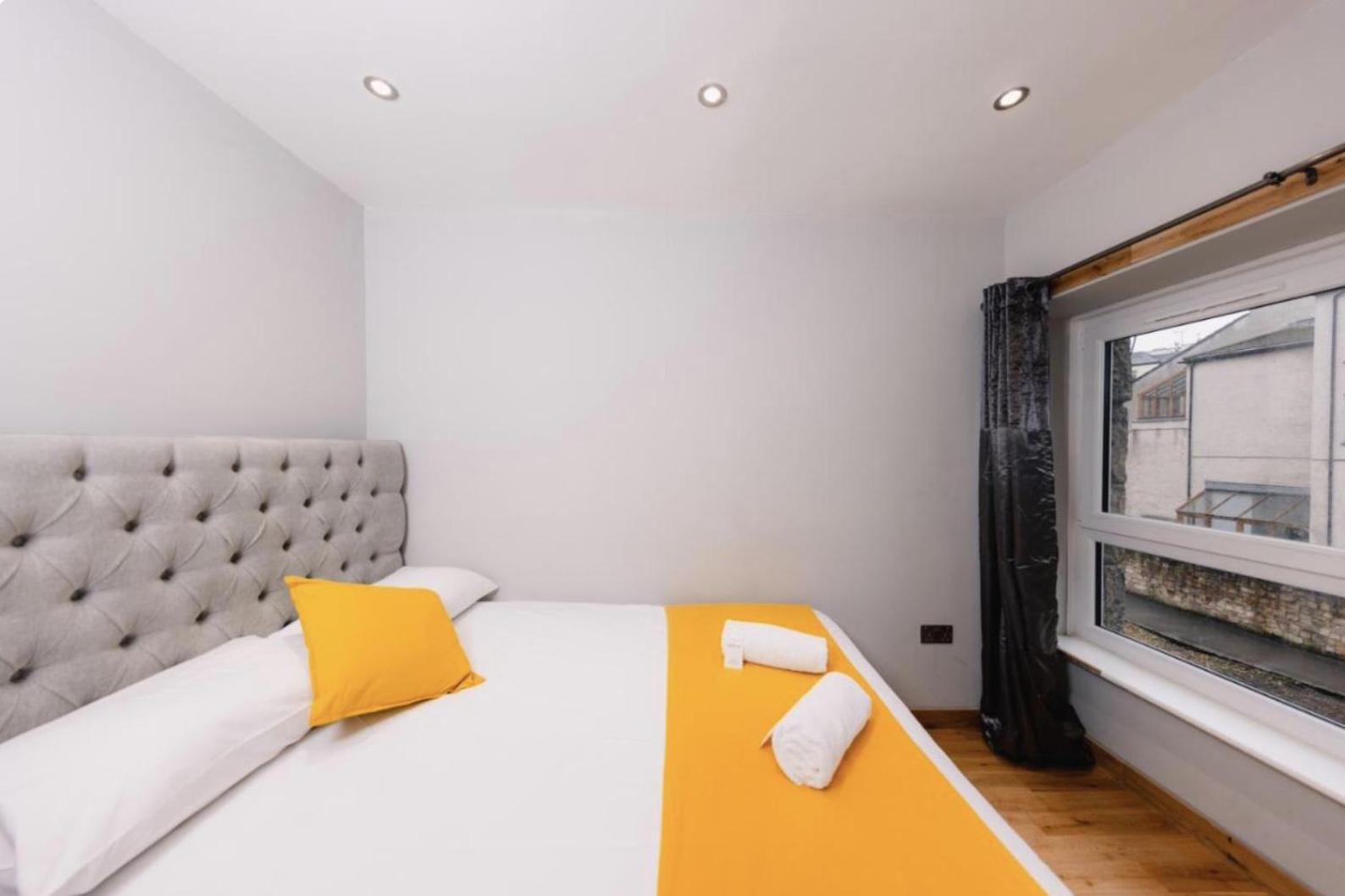 Superb Luxury Apartment By Canal - Central Edinburg Exteriör bild